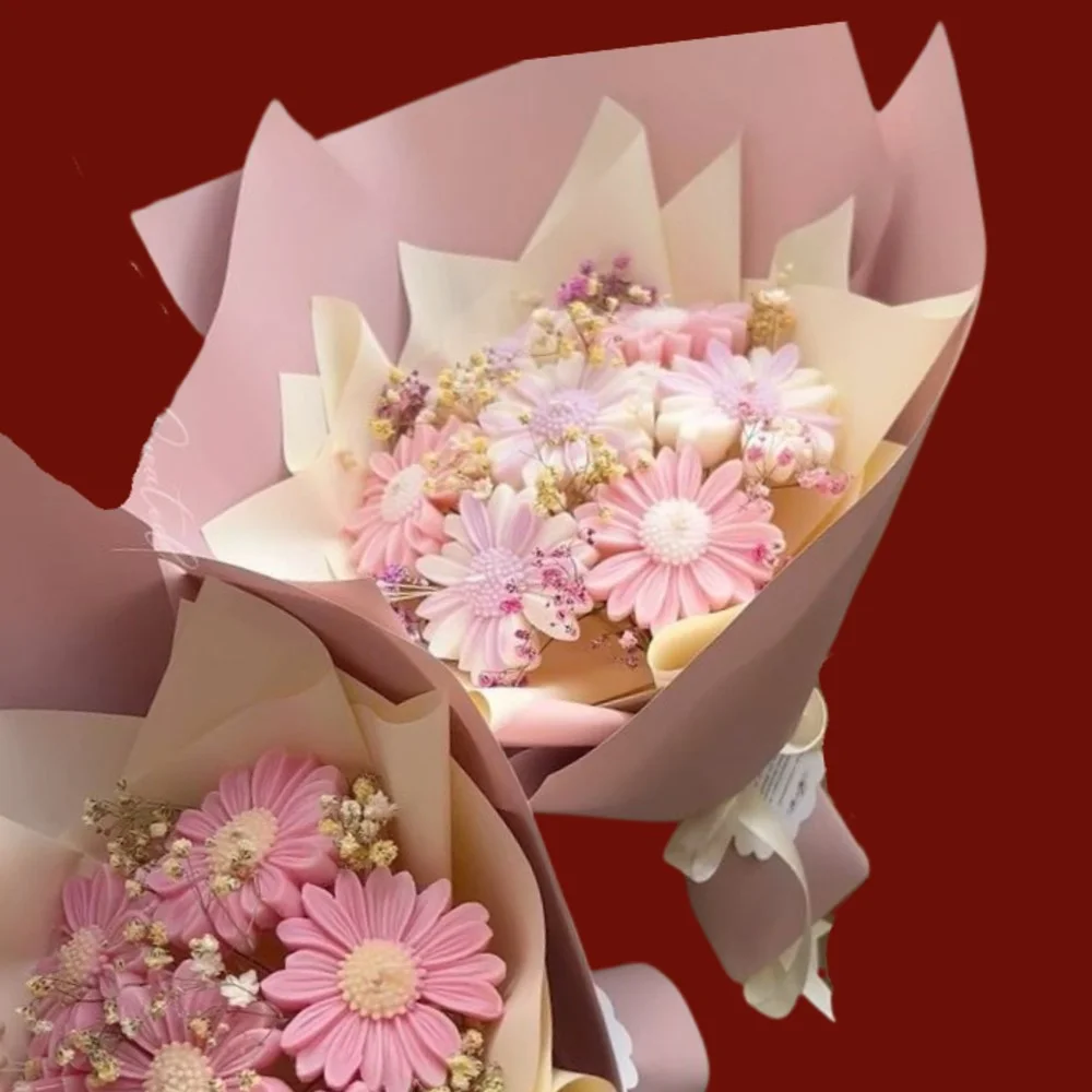 Daisy candle bouquet